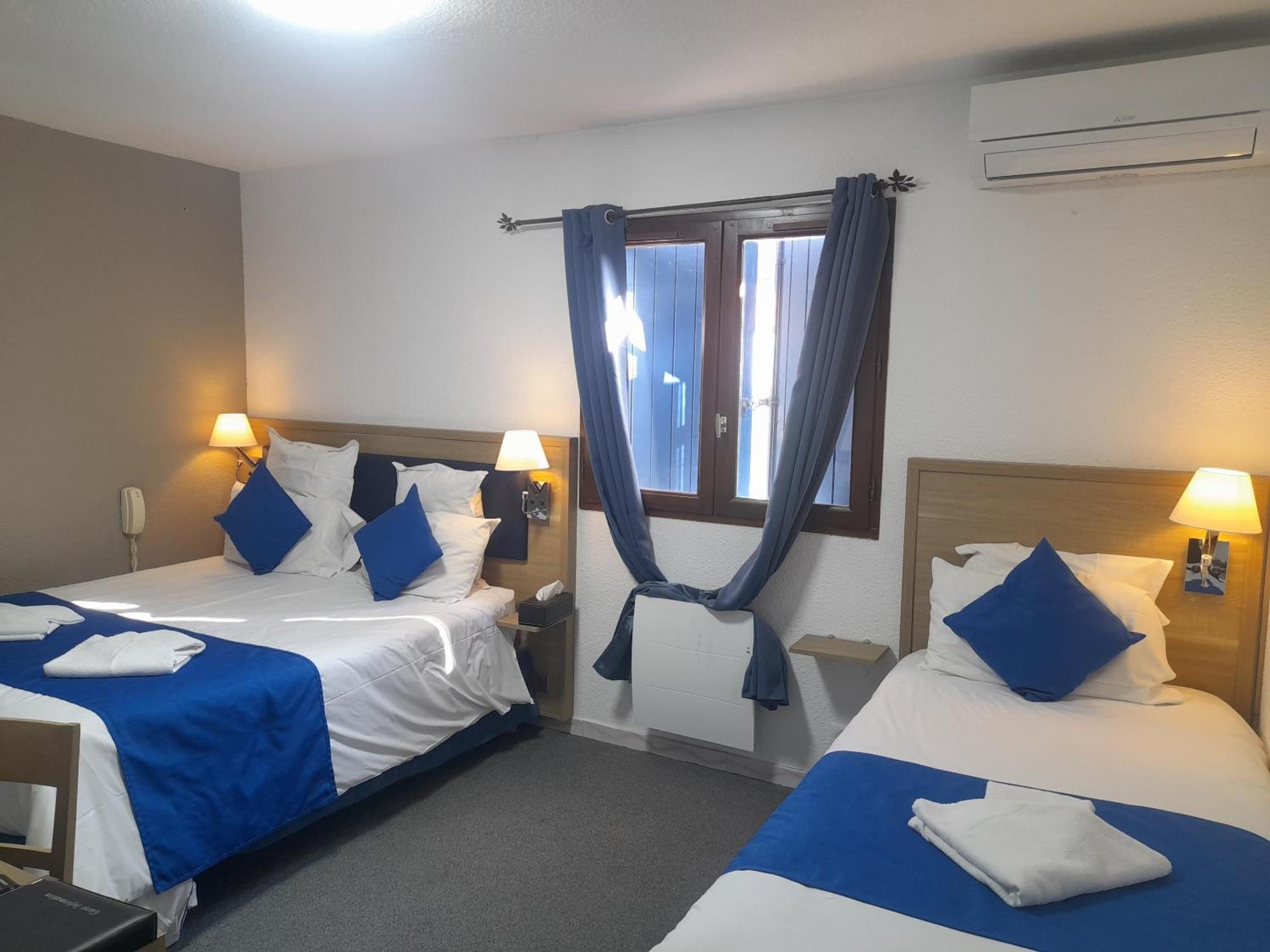 Hotel Les Alizes Puget-Théniers الغرفة الصورة