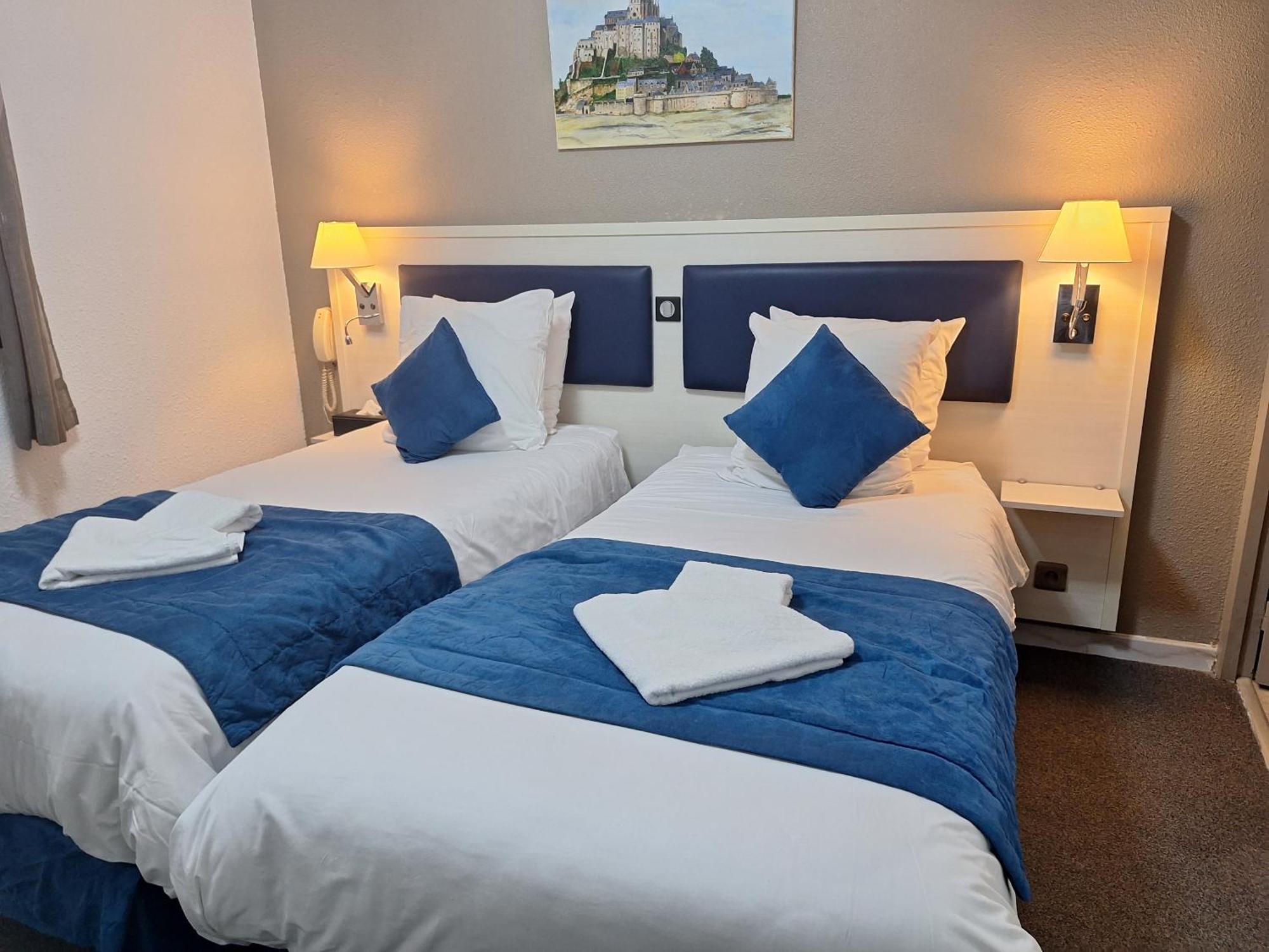 Hotel Les Alizes Puget-Théniers الغرفة الصورة